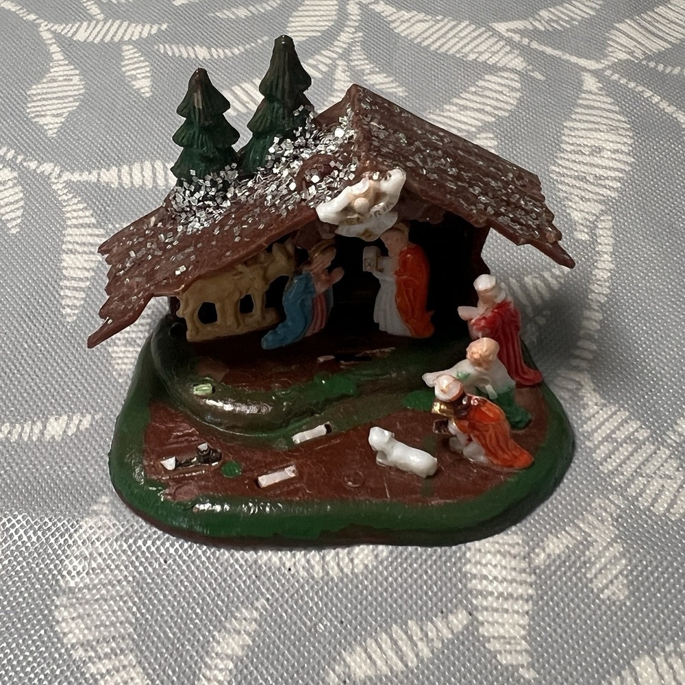 VTG Plastic Mini Nativity Manger Mary Baby Animals Hong Kong 2"